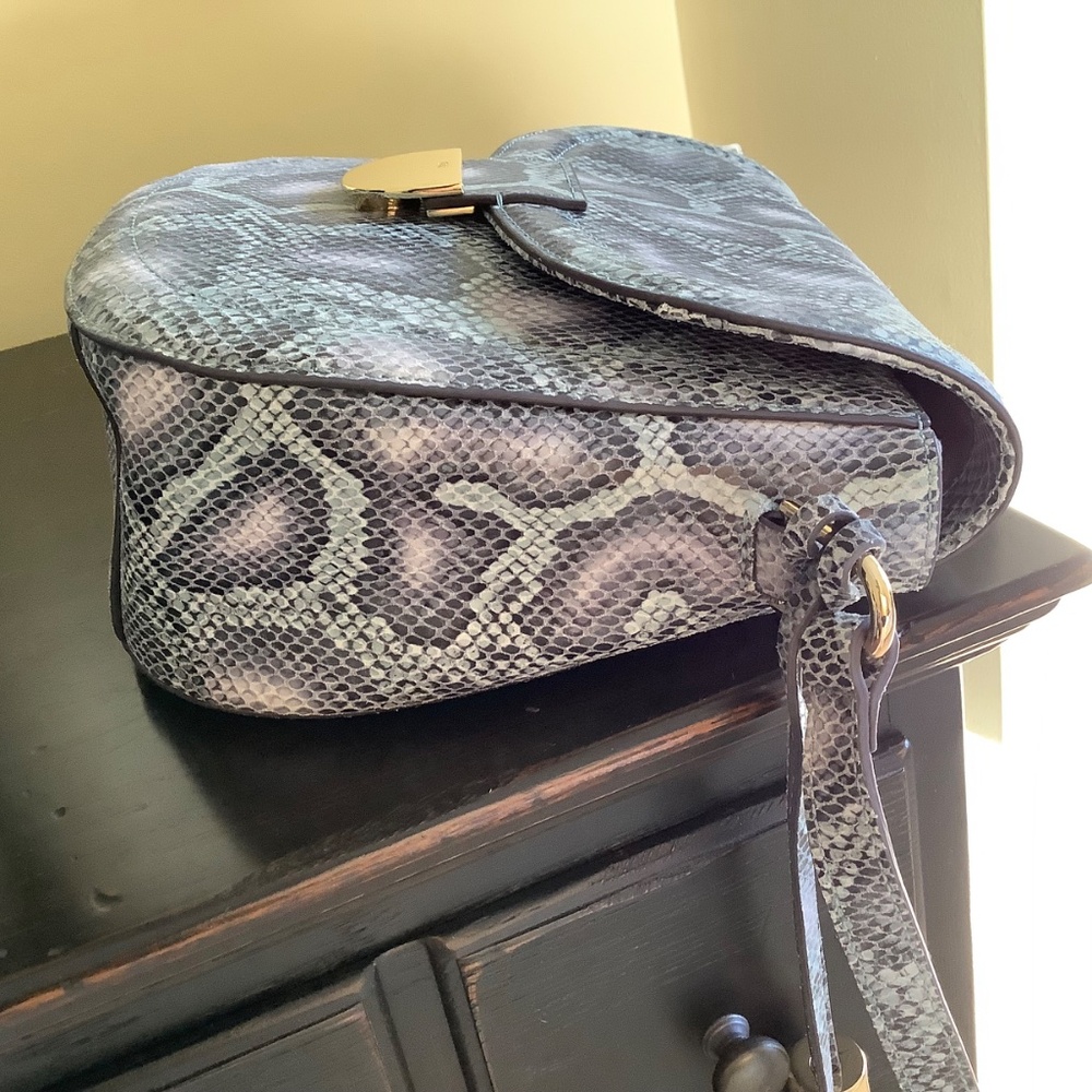 G.I.L.I Leather Printed Saddle Crossbody Bag Teal Cobra - Picture 8 of 16